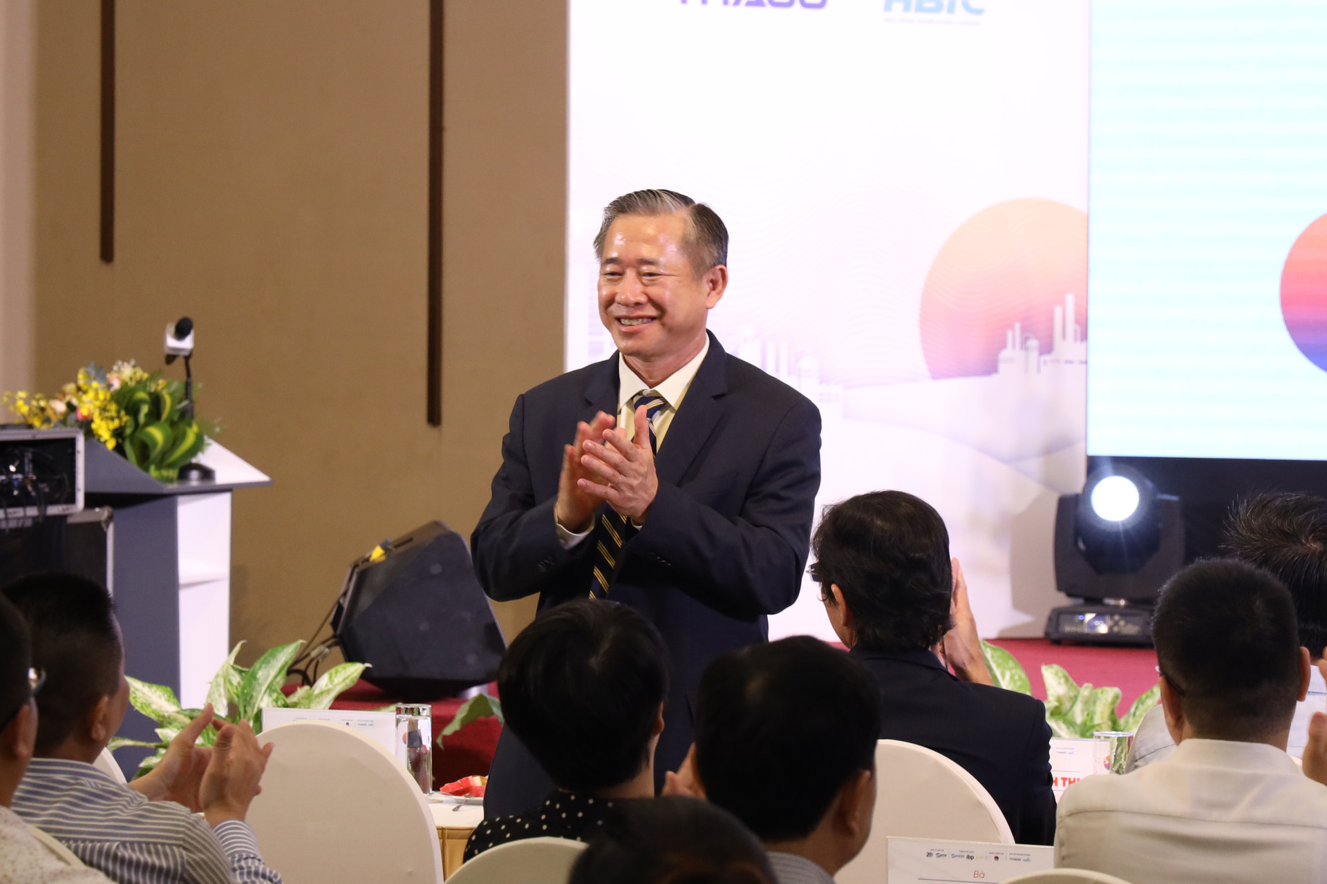 TGĐ THACO: Chúng ta phải đi từ chiến lược kinh doanh, nhân sự, rồi mới đến chuyển đổi số, chứ không phải ngược lại - Ảnh 1. TGĐ THACO: Chúng ta phải đi từ chiến lược kinh doanh, nhân sự, rồi mới đến chuyển đổi số, chứ không phải ngược lại - Ảnh 1.